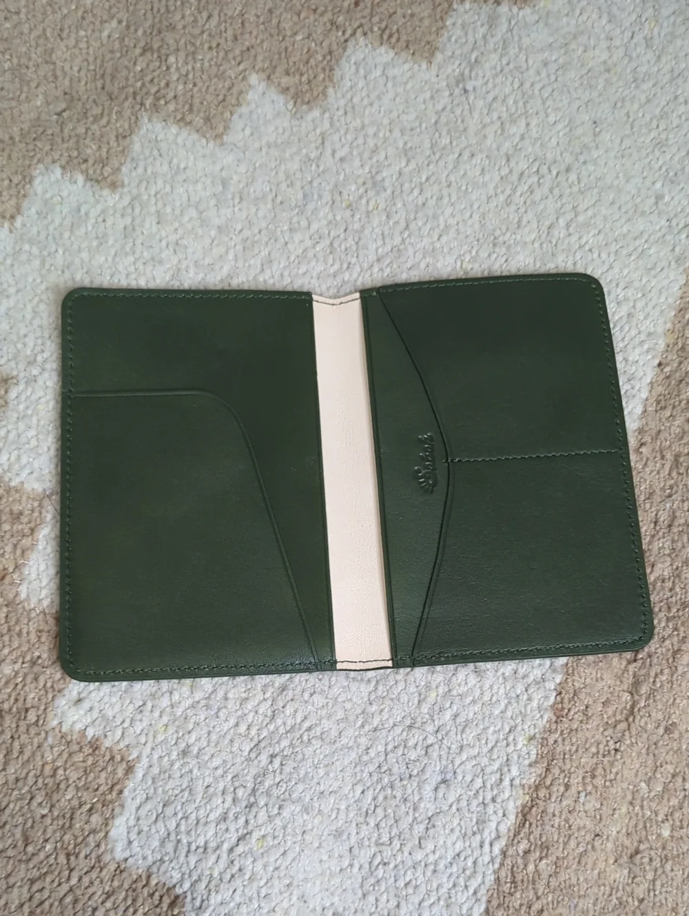Sabah 🪷 Leather Passport Wallet 🌿 Denali Green